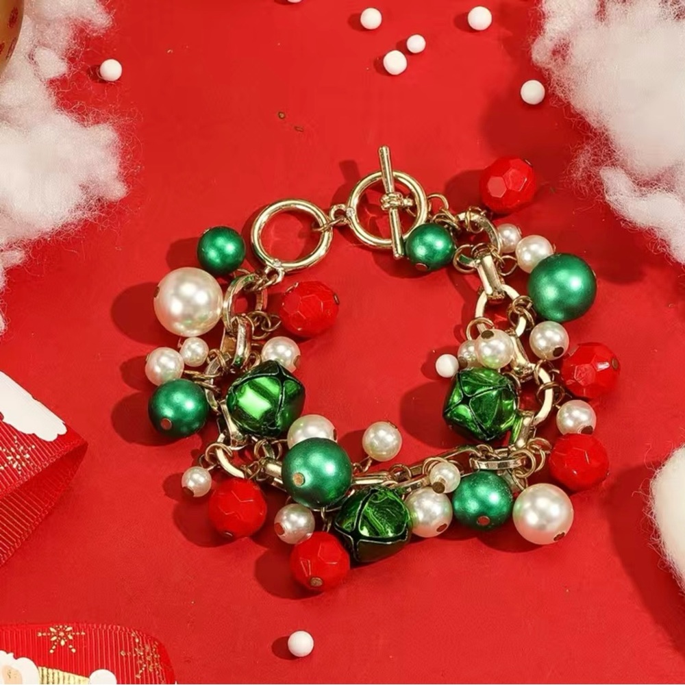 🌼 Christmas Green Red  White Bell Shape Pendant Chain Bracelet